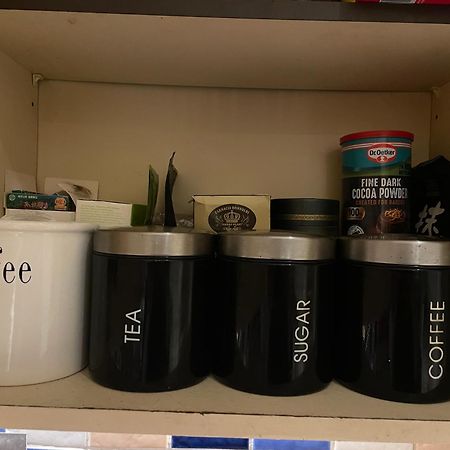 Rooms In Shared House In Kensington ロンドン エクステリア 写真